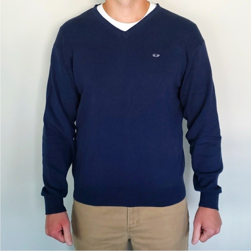 VINEYARD VINES navy v-neck sweater
